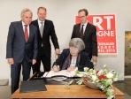 ART COLOGNE Preis fuer Kunstvermittlung an Anny de Decker und Bernd Lohaus (†) © Koelnmesse