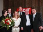 V.l.n.r.: Larissa Hilbig, Klaus Gerrit Friese (BVDG), Dr. Ulrike Groos, Gerald Böse (Koelnmesse), Prof. Harald Falckenberg, Fritz Schramma (Oberbürgermeister der Stadt Köln). Foto: Koelnmesse